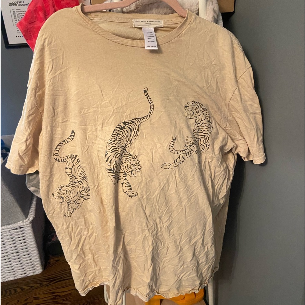 Urban outfitters tiger graphic t